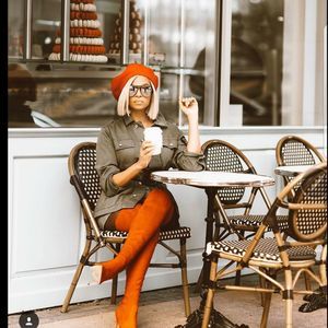 Meet your Posher, Clarissa